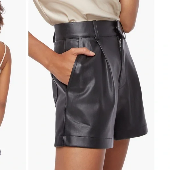 High-Waisted Flared Shorts Black size M NWT - Picture 4 of 4